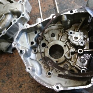 旧車、クランクケースガスケットが廃盤。自作しよう